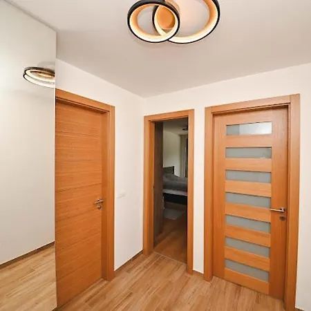 View Апартаменты Белашница